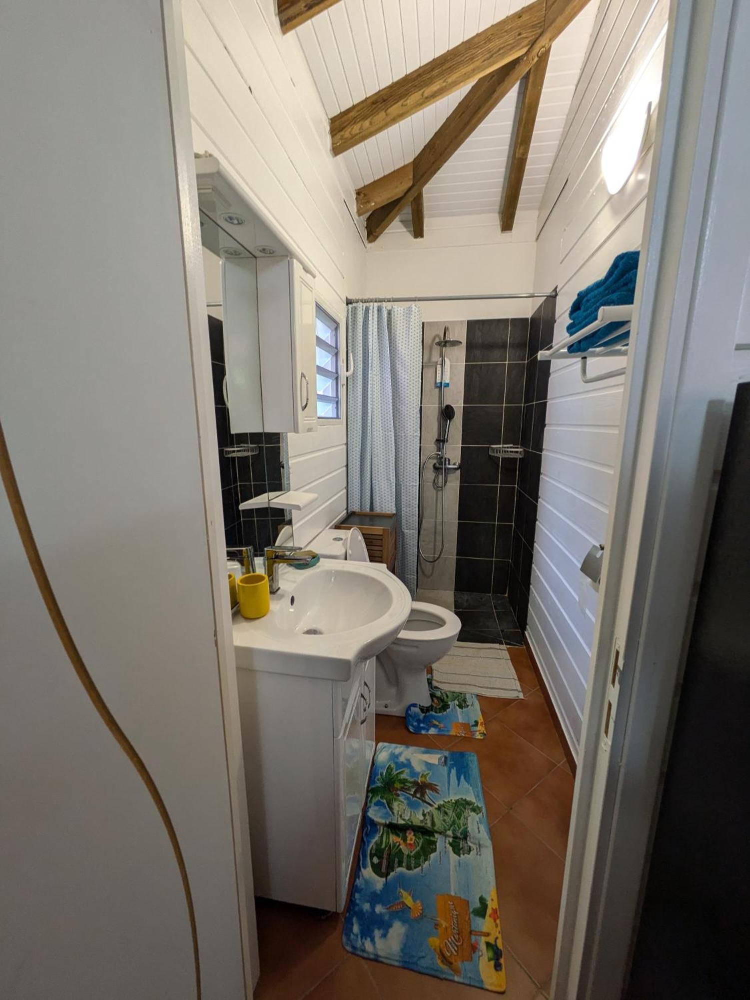 Le Marin - Bungalow Classe 3 Etoiles Tb Equipe & Confortable - Escapade En Couple - Paisible & En Toute Discretion - Wi-Fi - Climatisation - Calme & Serenite - Plages Du Sud, Centre De Carenage & Marina Du Marin Proche En Voiture - Acheminement Sur D Exterior photo